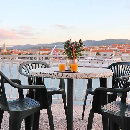 Apartamento Seaside Franica-two Bedroom With Terrace And Sea View
