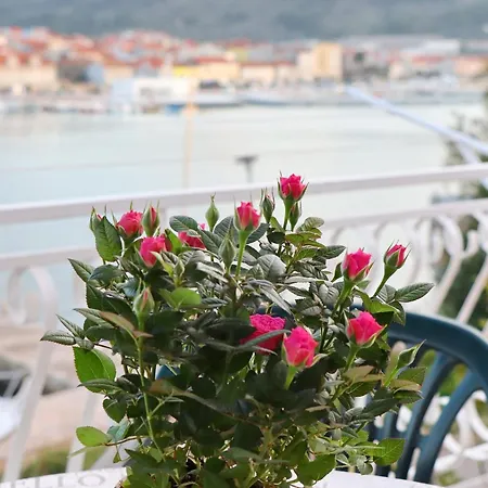 Apartamento Seaside Franica-two Bedroom With Terrace And Sea View